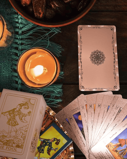 Witchy Cauldron Roségold-Tarotkarten mit Begleitbuch Wasserdichtes, knitterfreies Folien-Tarotkartenspiel für Anfänger Enthält Chakren, Planeten, Sternzeichen, Elemente und Affirmationen