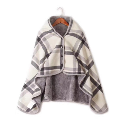Trendiger, karierter, dicker Deckenponcho