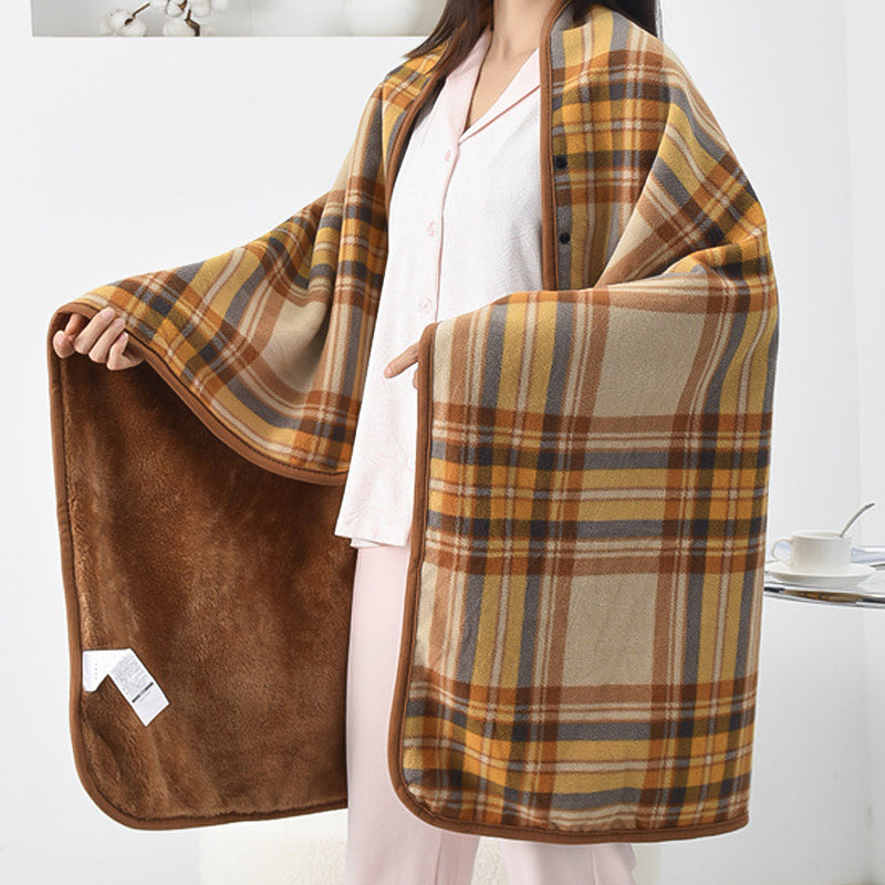 Trendiger, karierter, dicker Deckenponcho