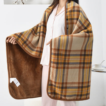 Trendiger, karierter, dicker Deckenponcho