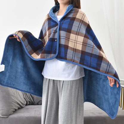 Trendiger, karierter, dicker Deckenponcho
