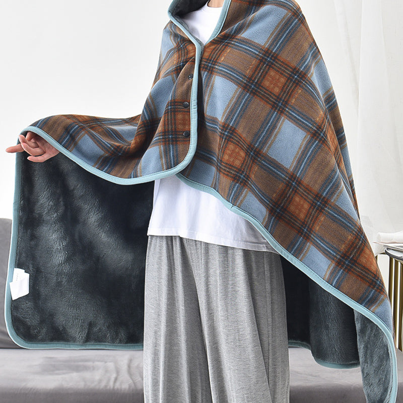 Trendiger, karierter, dicker Deckenponcho