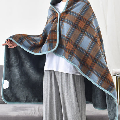 Trendiger, karierter, dicker Deckenponcho