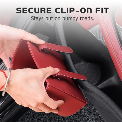 🥳HEISSER VERKAUF 2026🥳💞ÜBER 50.000 VERKAUFT!🚗🧺Getränkehalter aus Leder für die Autotür – Breite Öffnung, Getränke und Handy sind leicht zu erreichen. Sicherer Halt durch Clip-Befestigung. PU-Leder, robust und stilvoll. 🛡️✨