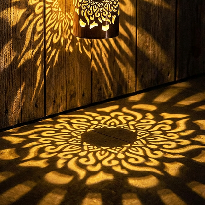 💎 60% RABATT! 💎 Solar-Mandalaleuchte für Garten & Terrasse – 2-in-1 Boden- & Wandleuchte mit Vintage-Projektion, IP65 & Rostfrei 🌿🌙