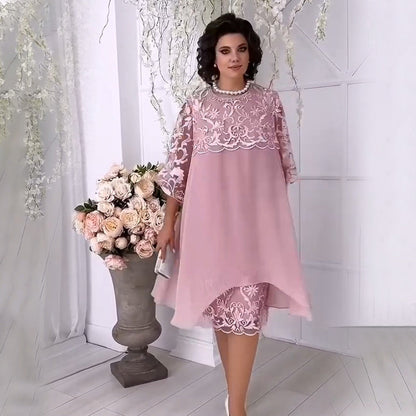 Transparentes Spitzenkleid in Layering-Optik