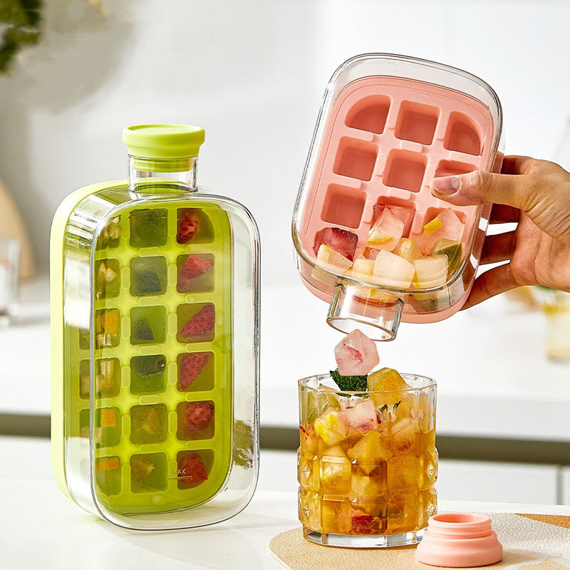 Wasserflasche mit Eiswürfelbehälter zum Drücken