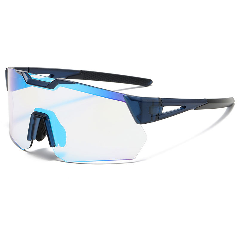 Stilvolle Schutzbrille für Tag und Nacht beim Motorradfahren