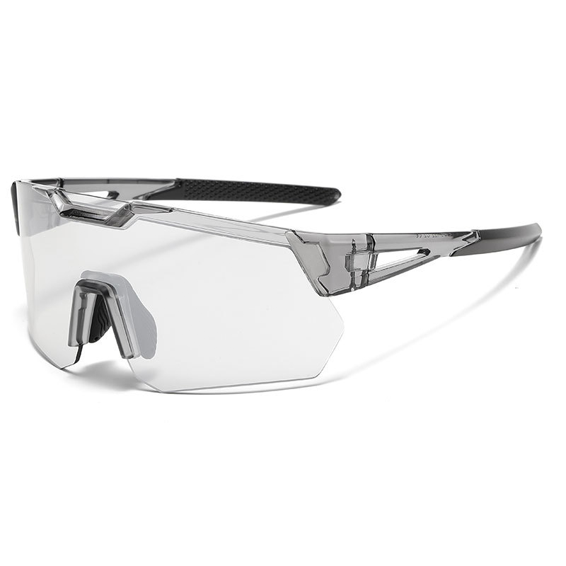 Stilvolle Schutzbrille für Tag und Nacht beim Motorradfahren