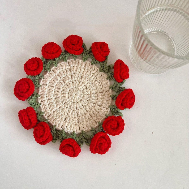 Handgefertigte Untersetzer aus Garn mit Blumenmuster