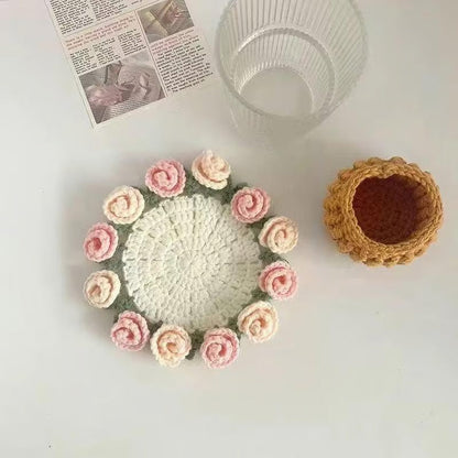 Handgefertigte Untersetzer aus Garn mit Blumenmuster