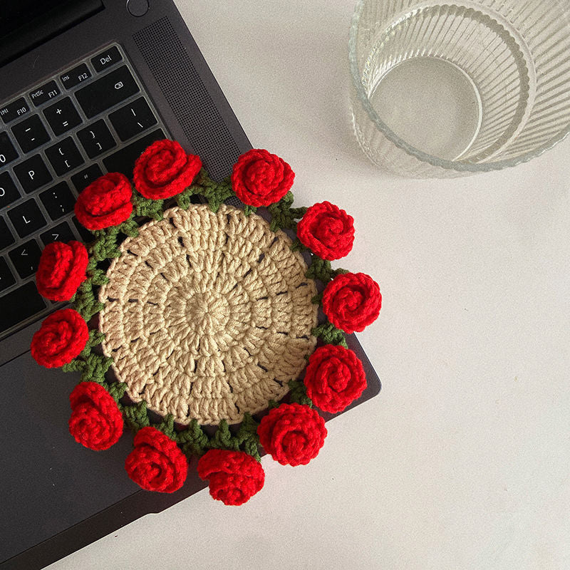 Handgefertigte Untersetzer aus Garn mit Blumenmuster