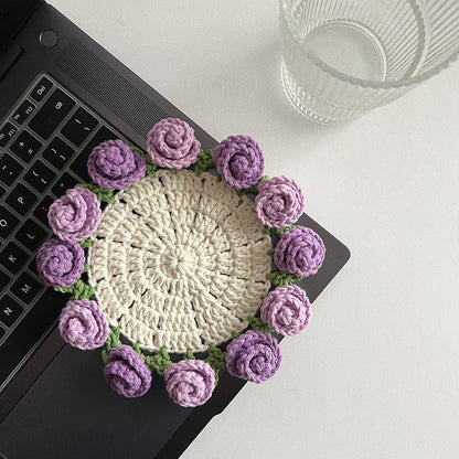 Handgefertigte Untersetzer aus Garn mit Blumenmuster