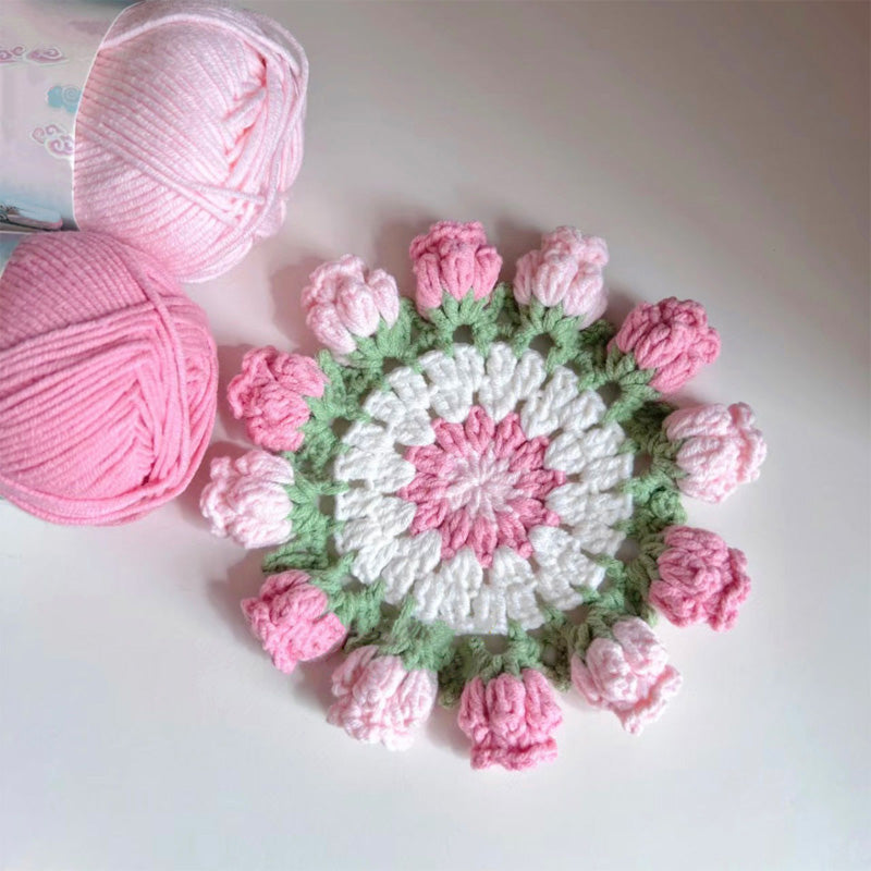 Handgefertigte Untersetzer aus Garn mit Blumenmuster