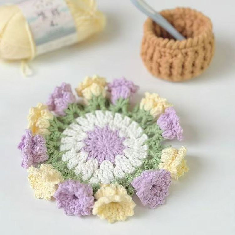 Handgefertigte Untersetzer aus Garn mit Blumenmuster