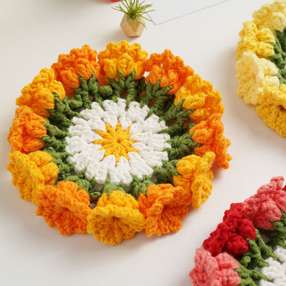 Handgefertigte Untersetzer aus Garn mit Blumenmuster