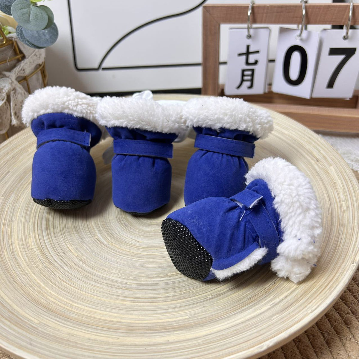 Warme Winterhundeschuhe mit weichem Plüschfutter