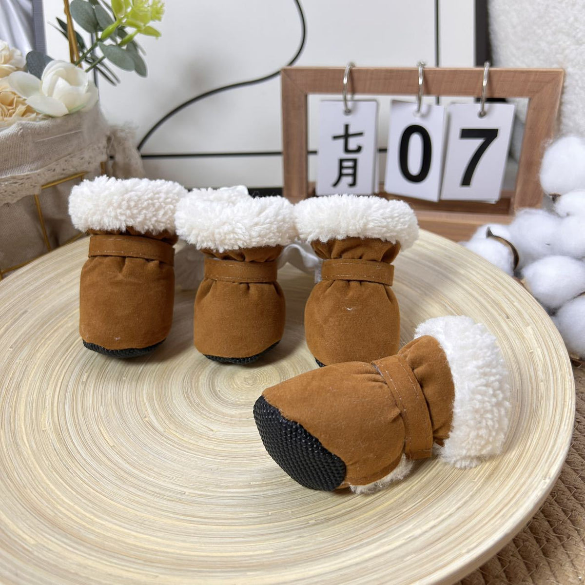 Warme Winterhundeschuhe mit weichem Plüschfutter